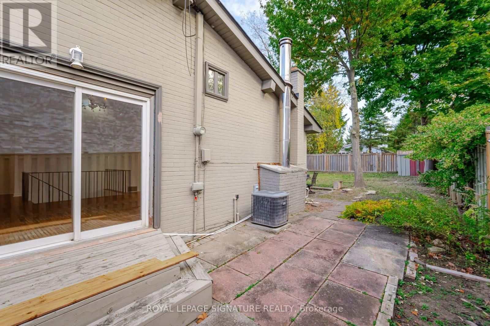 2557 MINDEMOYA ROAD Image 30