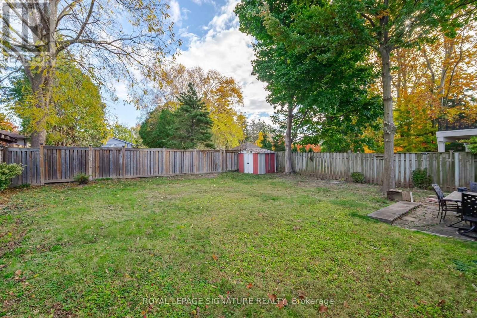 2557 MINDEMOYA ROAD Image 32