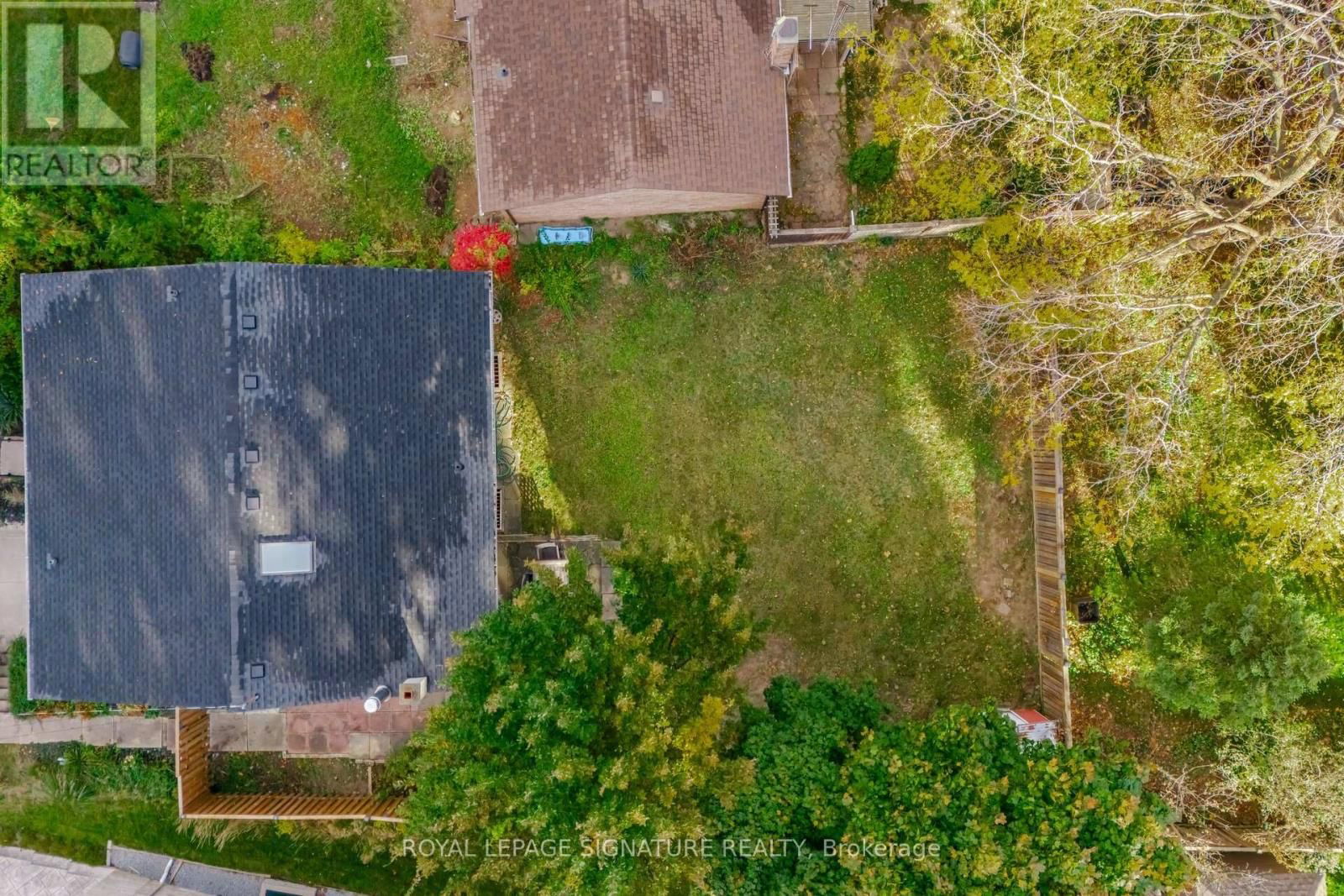 2557 MINDEMOYA ROAD Image 34