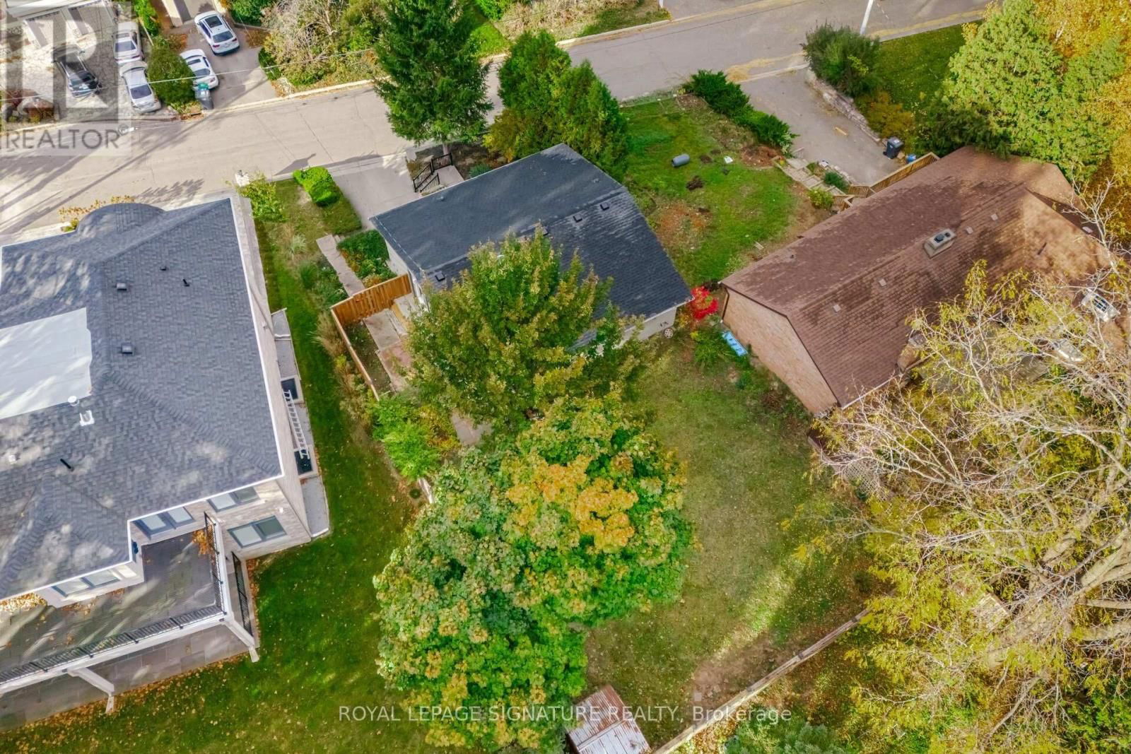 2557 MINDEMOYA ROAD Image 36