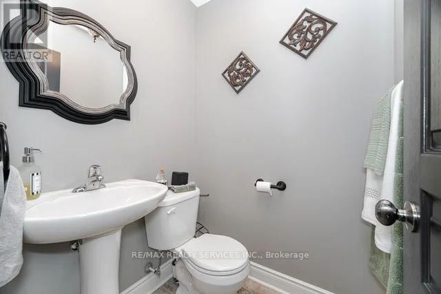 17 PLATFORM CRESCENT Image 22