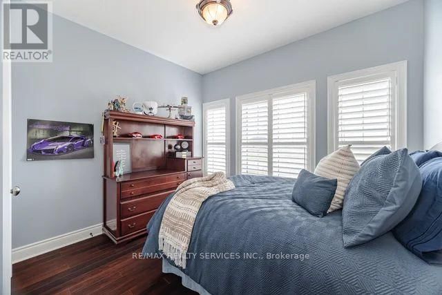 17 PLATFORM CRESCENT Image 34