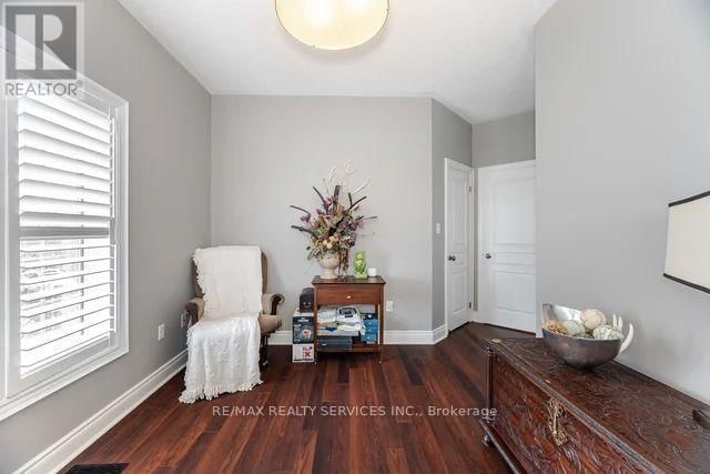 17 PLATFORM CRESCENT Image 39