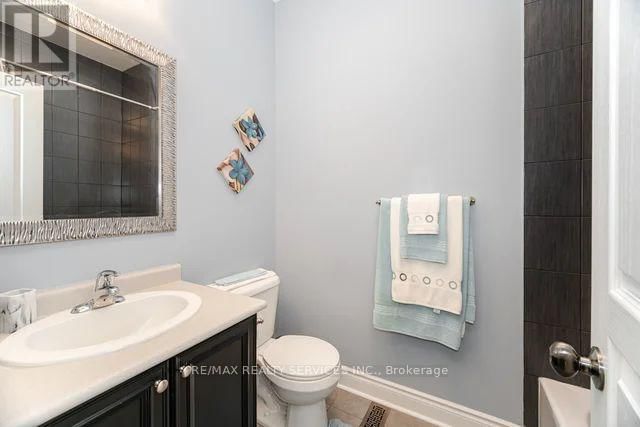 17 PLATFORM CRESCENT Image 40