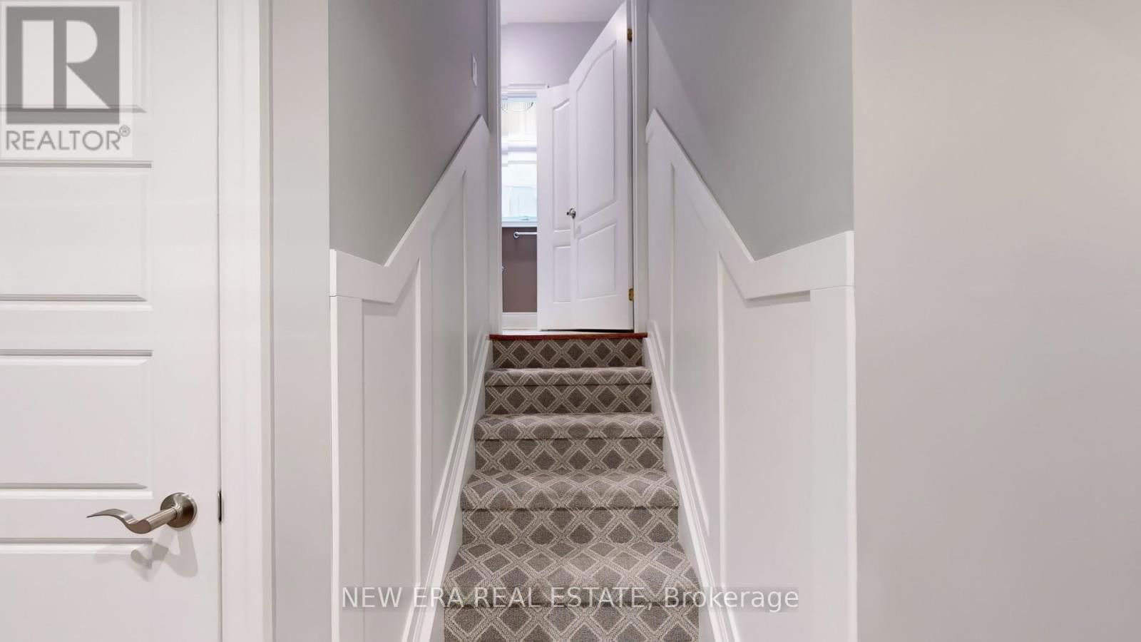 59 HAWKRIDGE TRAIL Image 28