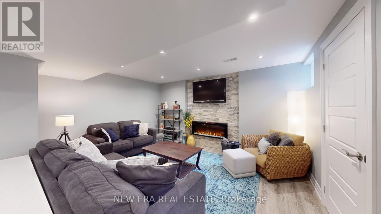 59 HAWKRIDGE TRAIL Image 32