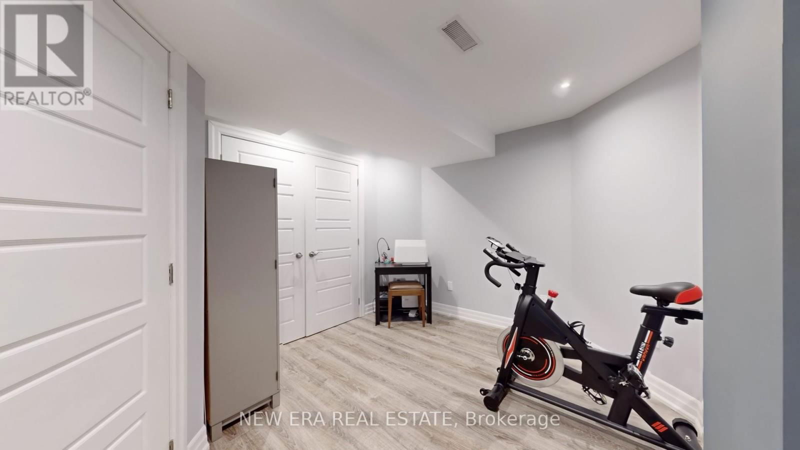 59 HAWKRIDGE TRAIL Image 35