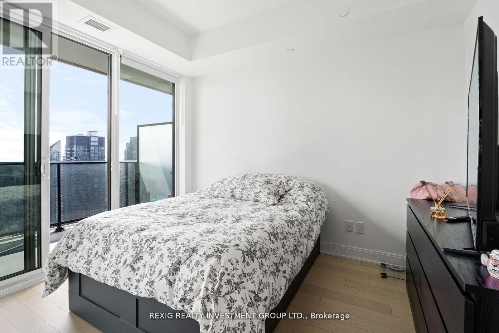4007 - 70 ANNIE CRAIG DRIVE Image 16