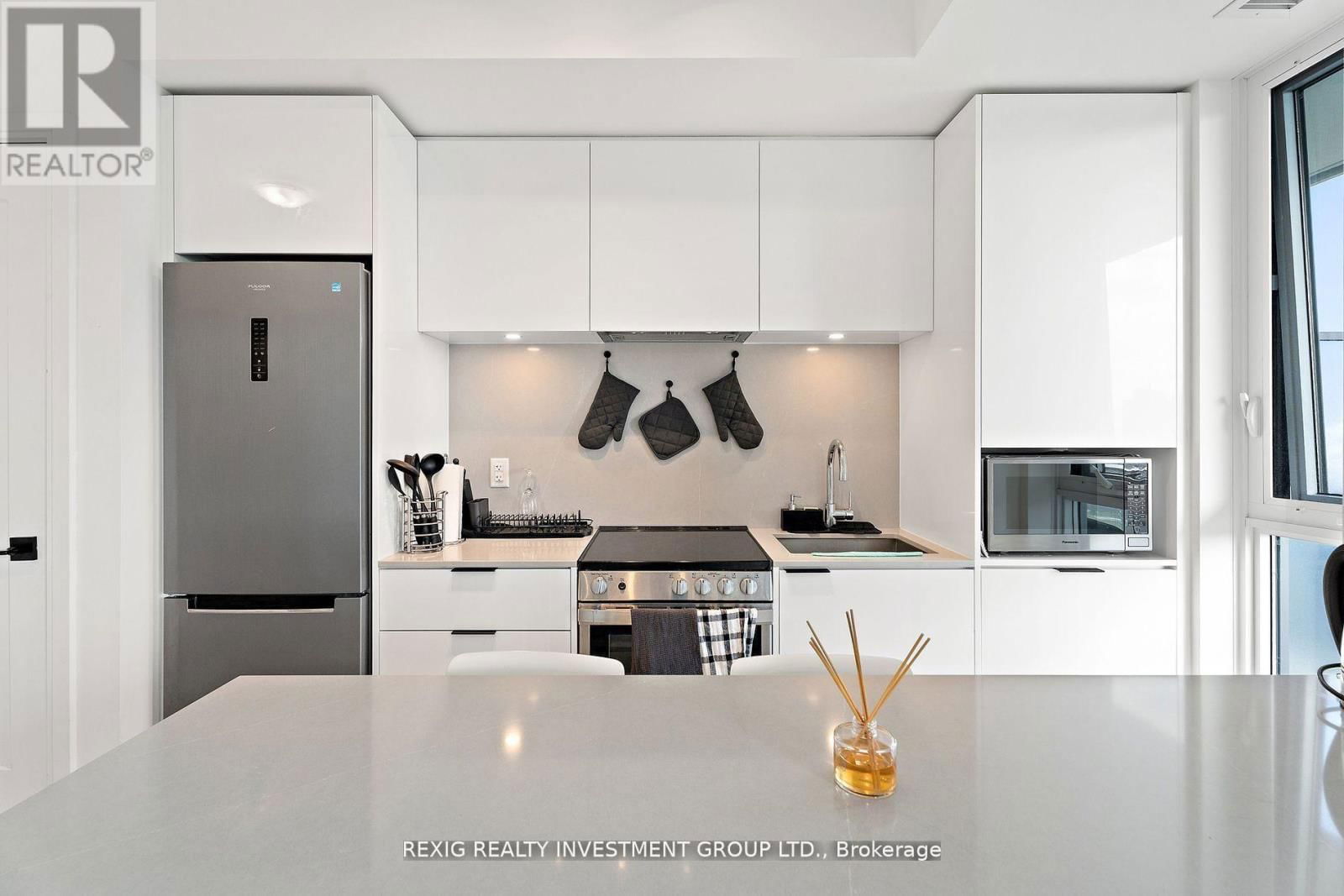 4007 - 70 ANNIE CRAIG DRIVE Image 4