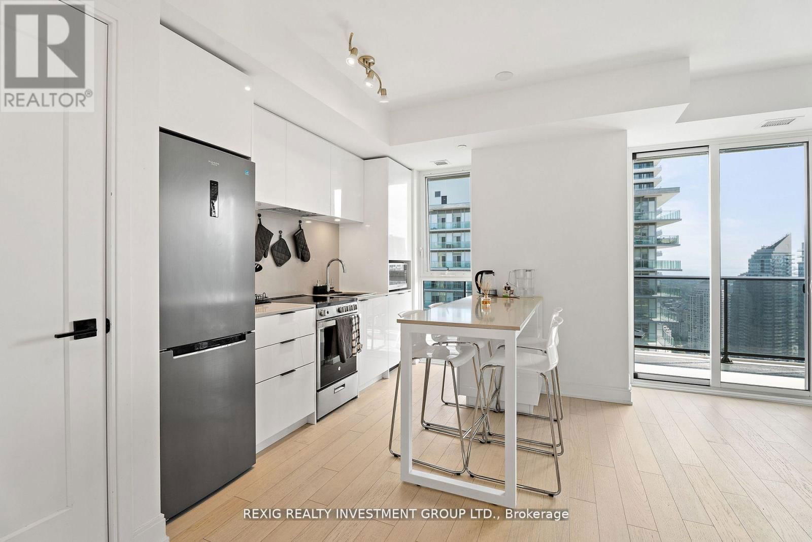 4007 - 70 ANNIE CRAIG DRIVE Image 6