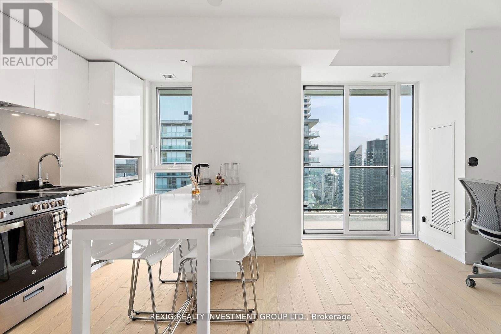 4007 - 70 ANNIE CRAIG DRIVE Image 7