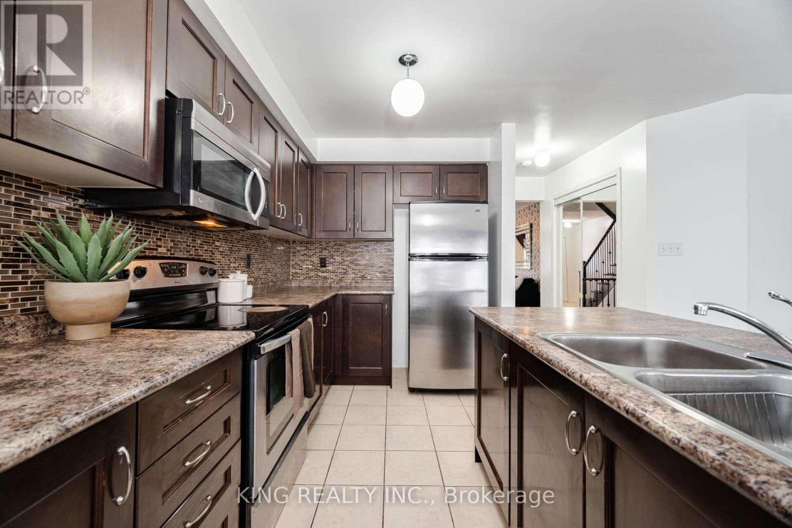 6 NUTWOOD WAY Image 9