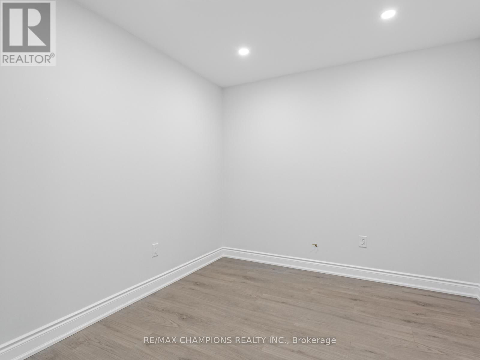 26 - 2565 STEELES AVENUE EAST Image 12