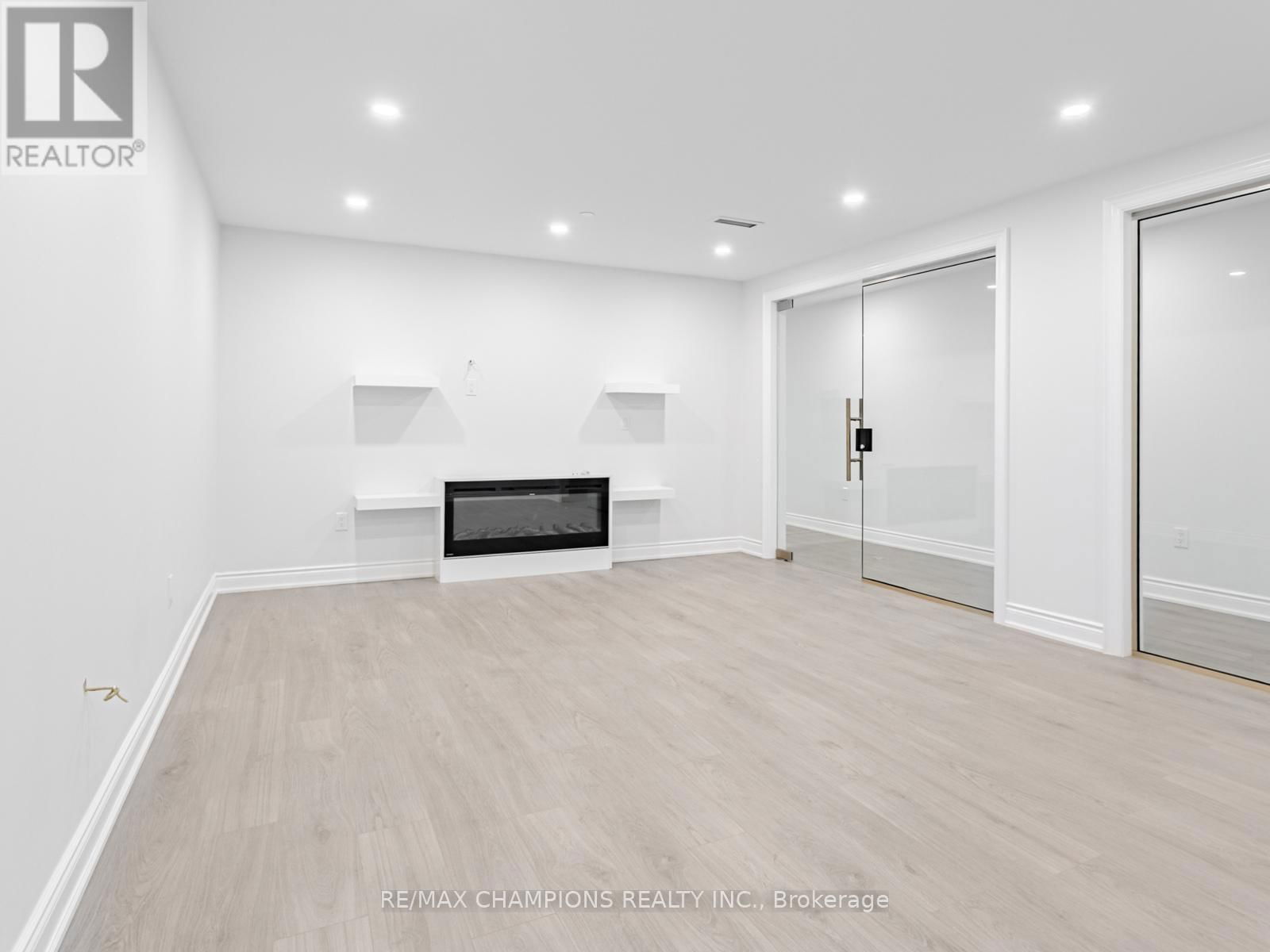 26 - 2565 STEELES AVENUE EAST Image 16