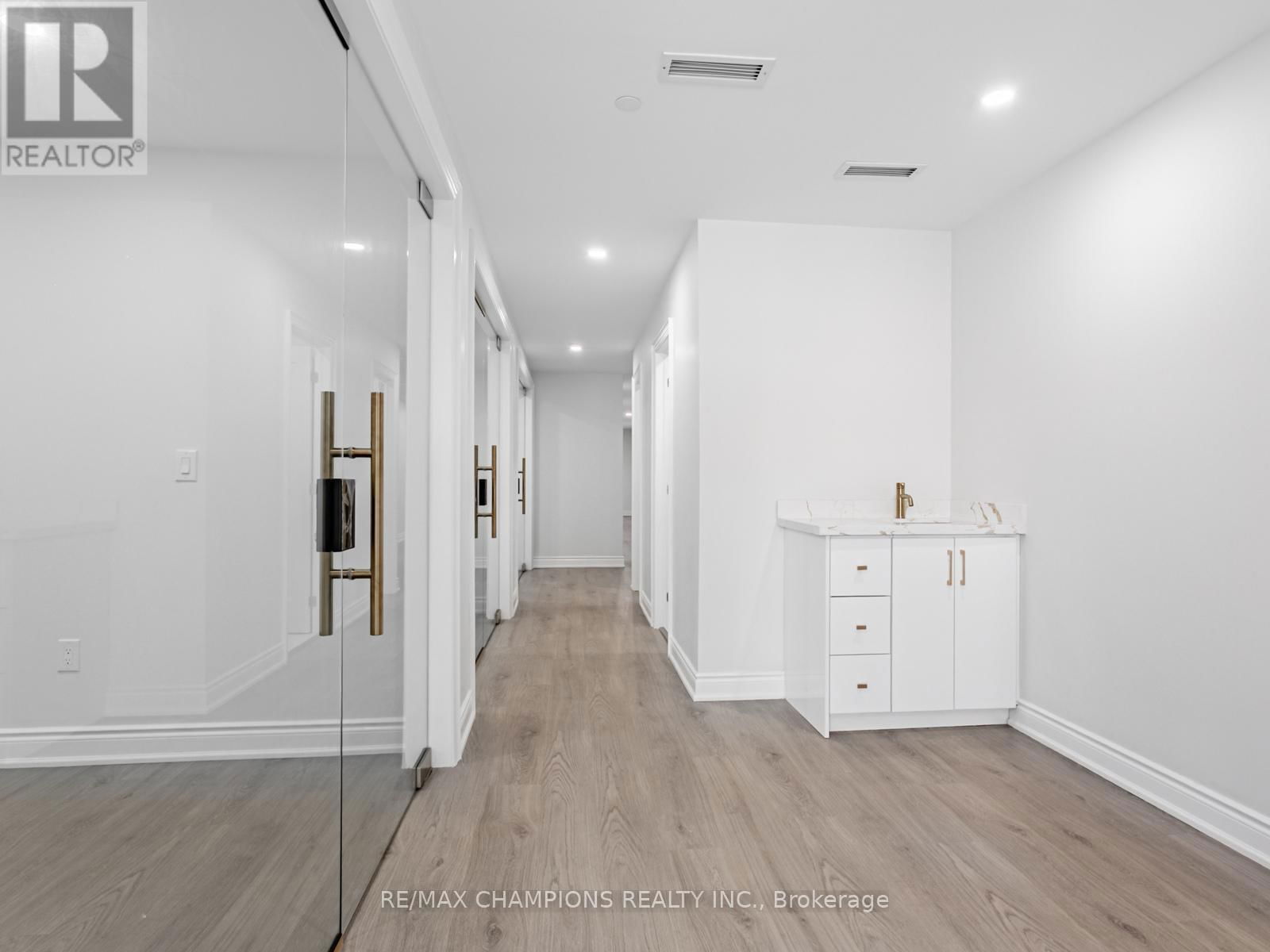 26 - 2565 STEELES AVENUE EAST Image 9