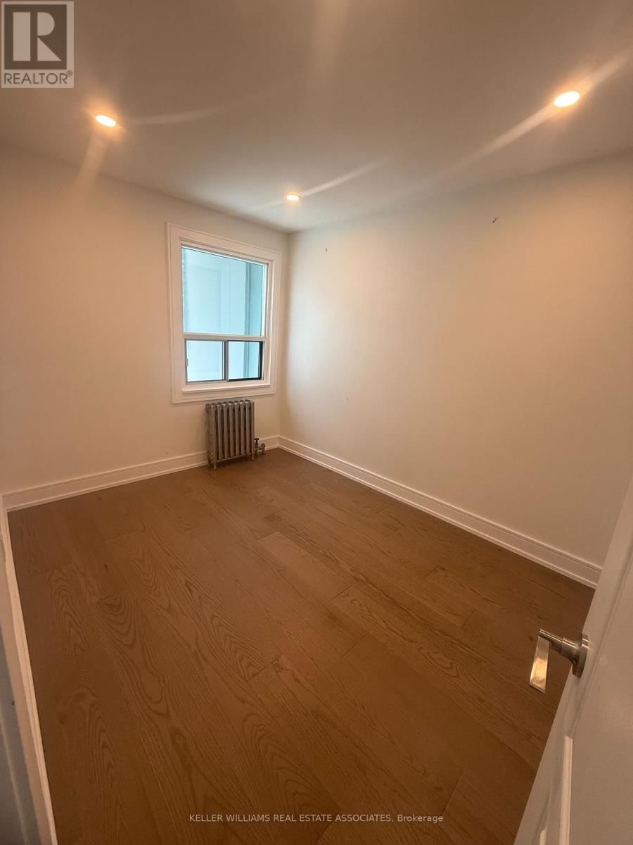 4 - 237 LAKESHORE ROAD EAST Image 6