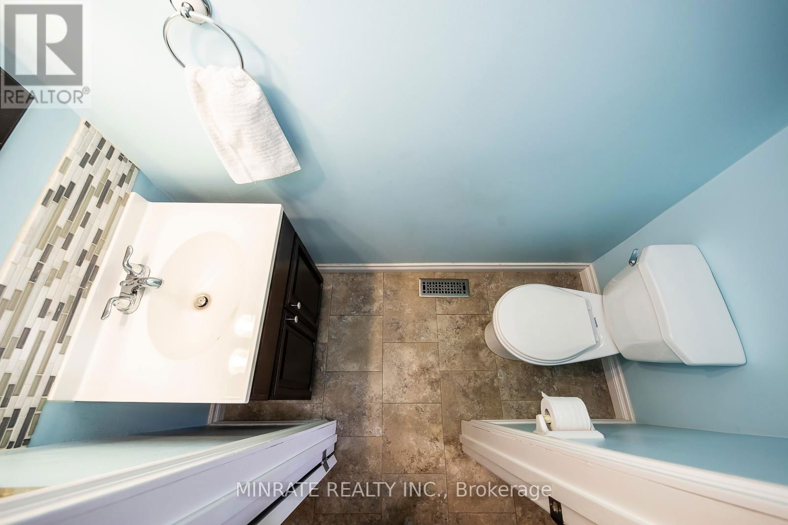 14 - 1548 NEWLANDS CRESCENT Image 11