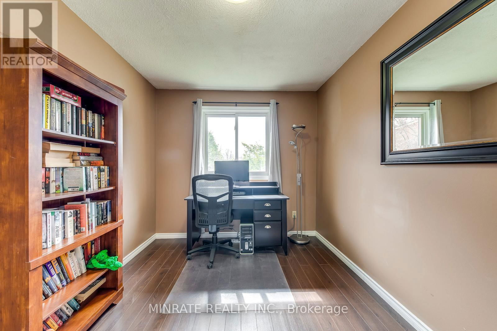 14 - 1548 NEWLANDS CRESCENT Image 14