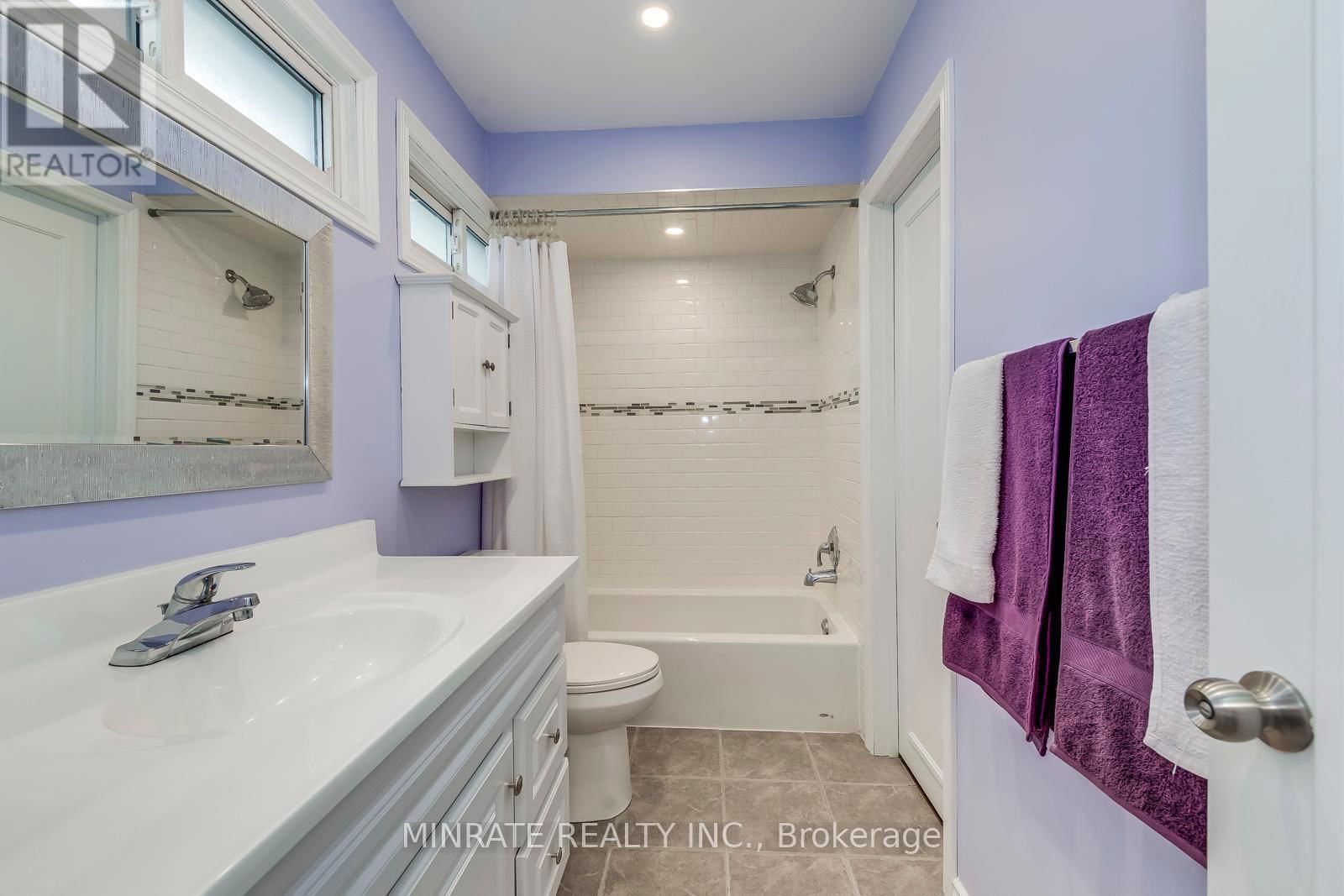 14 - 1548 NEWLANDS CRESCENT Image 15