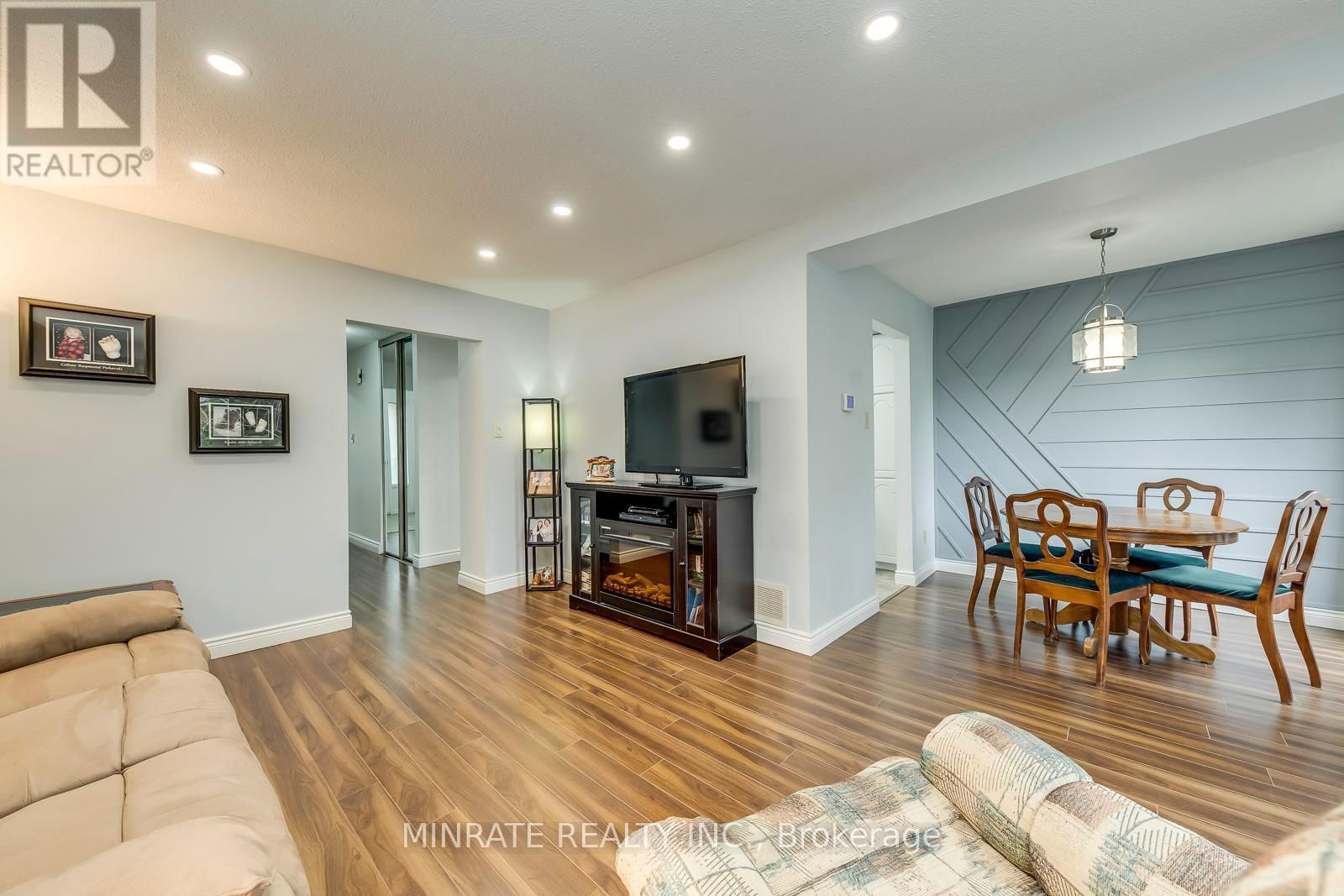 14 - 1548 NEWLANDS CRESCENT Image 5