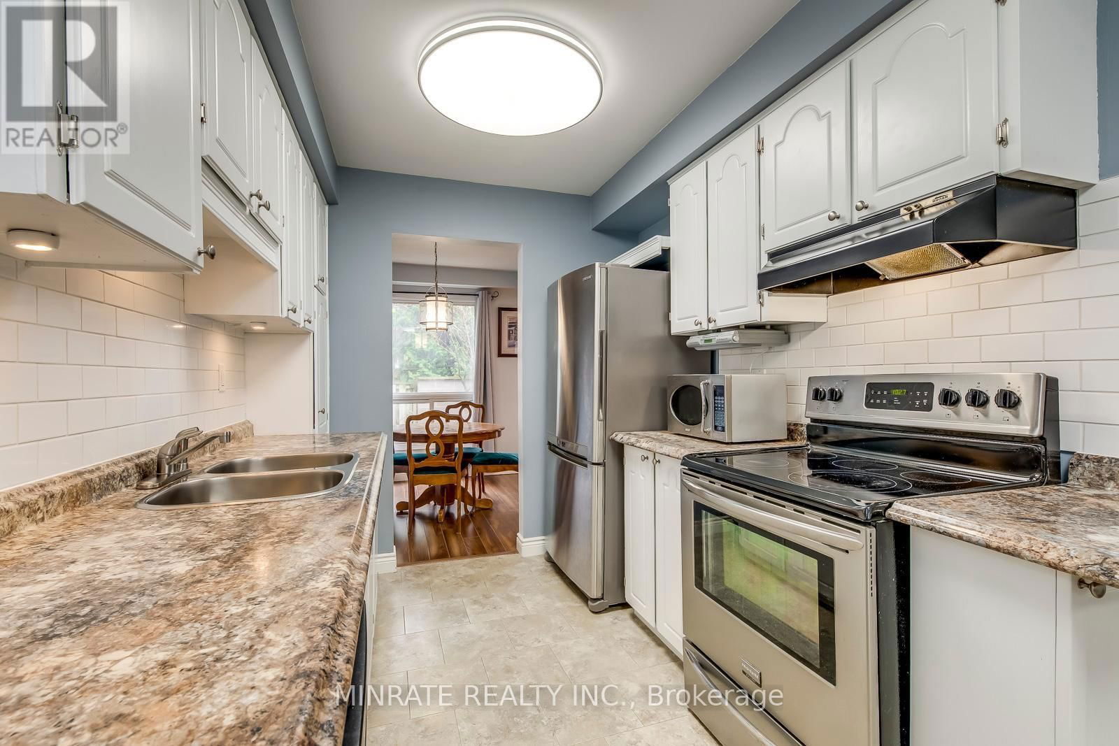 14 - 1548 NEWLANDS CRESCENT Image 9