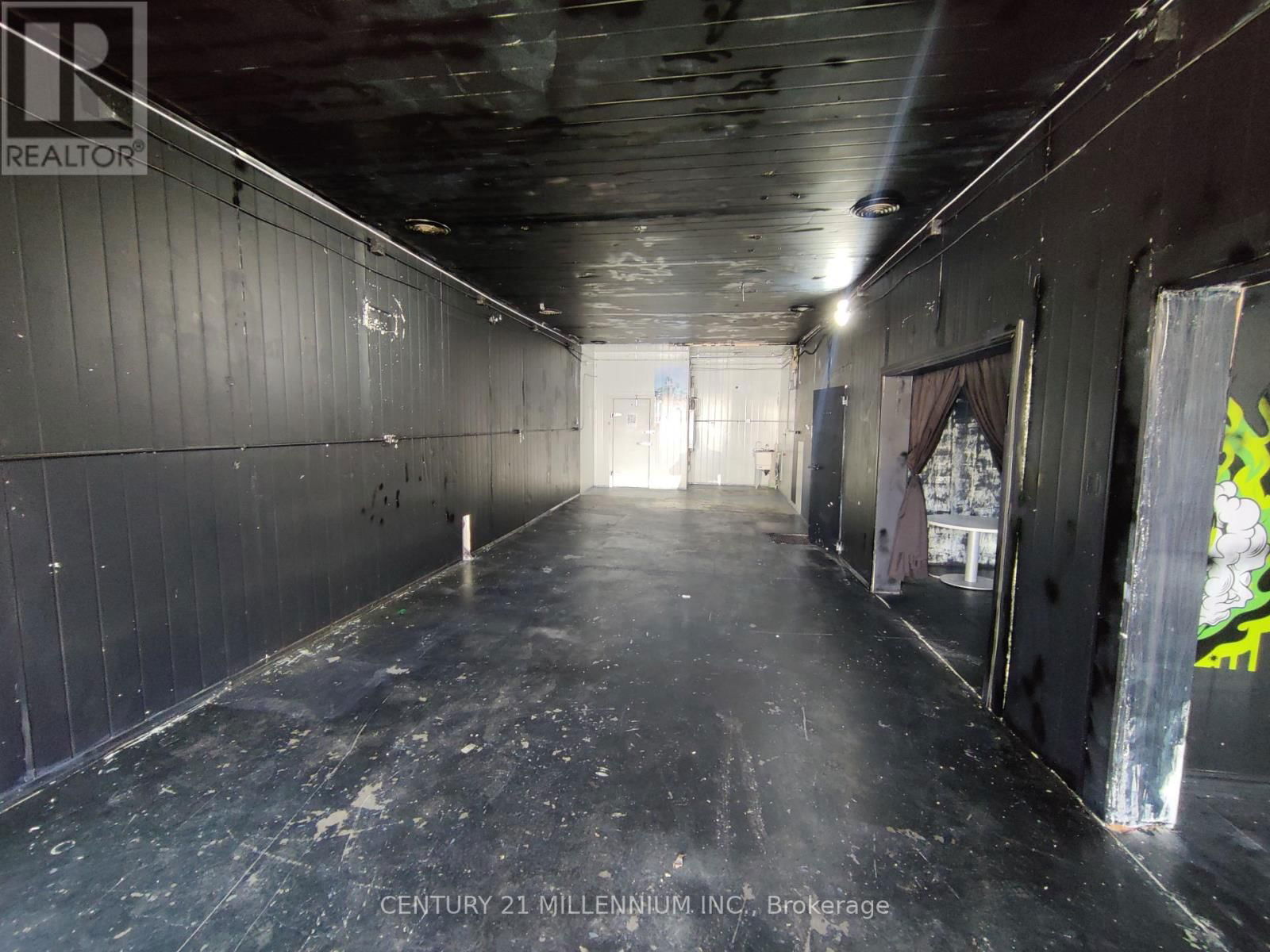 13 - 1 STEINWAY BOULEVARD Image 3