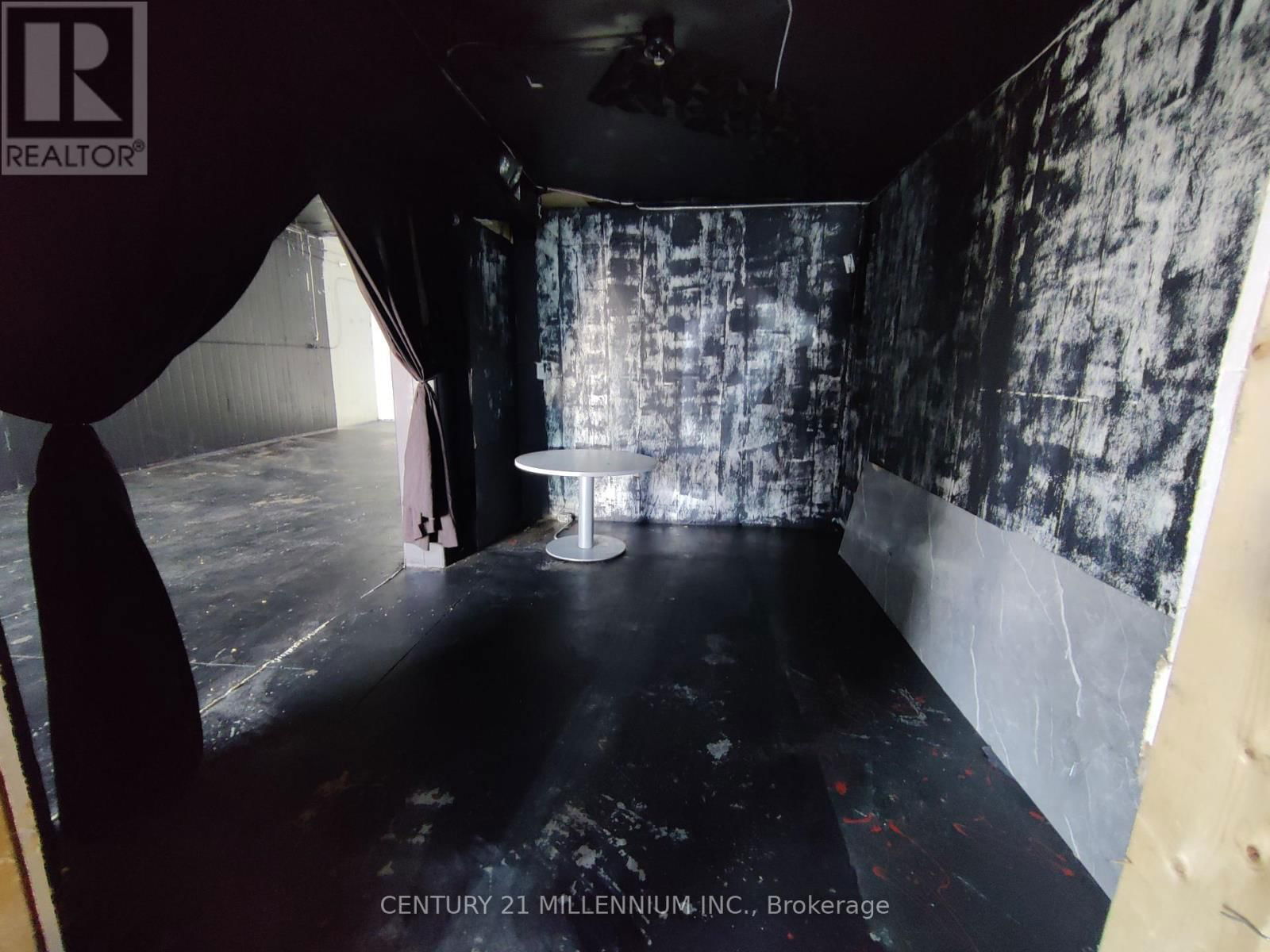 13 - 1 STEINWAY BOULEVARD Image 5