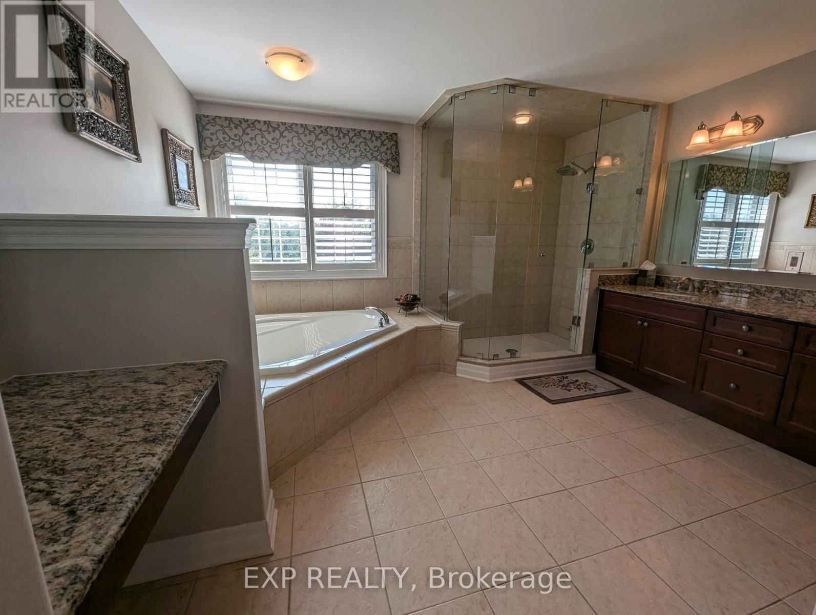 447 WETTLAUFER TERRACE Image 12