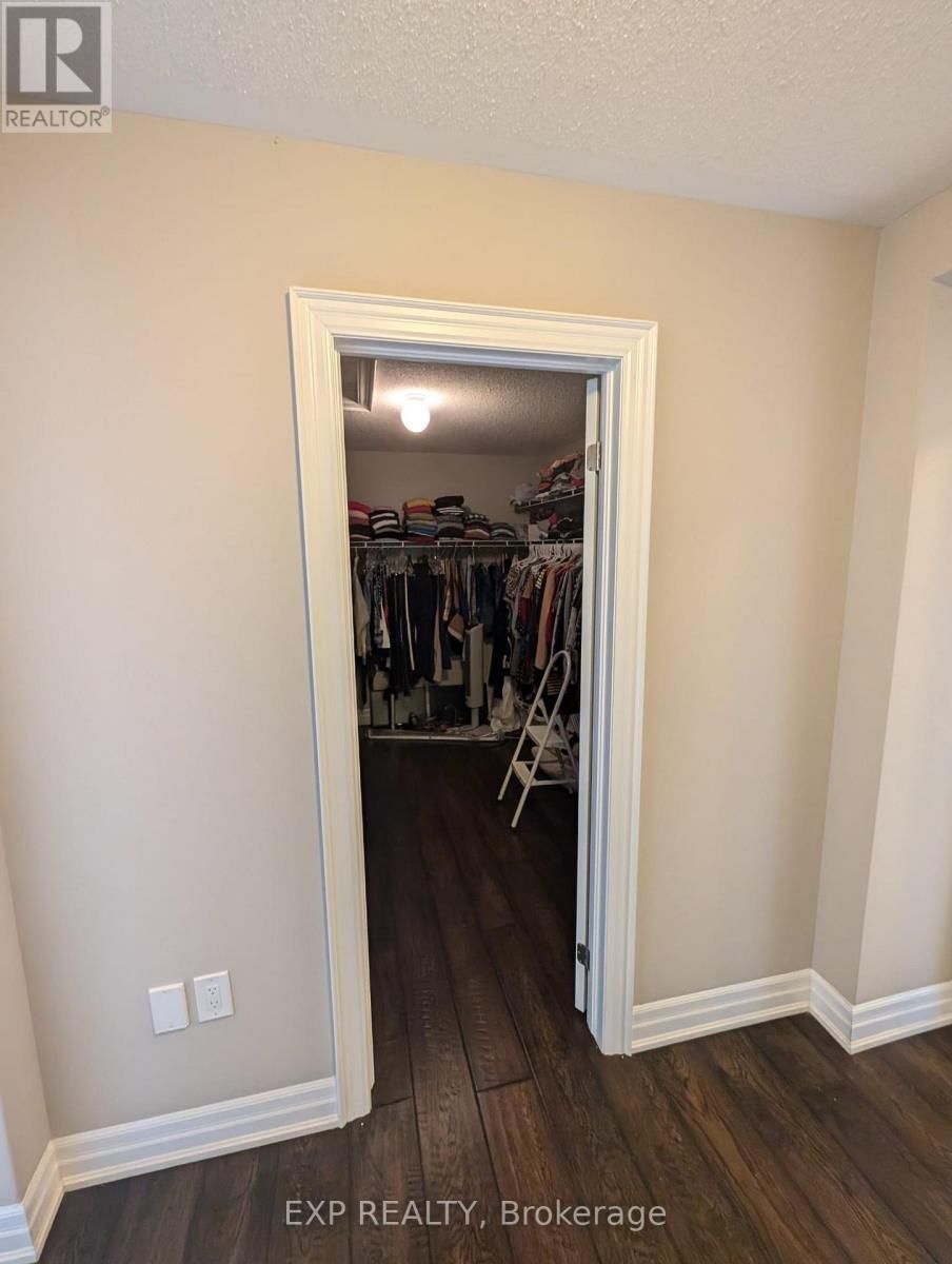 447 WETTLAUFER TERRACE Image 13