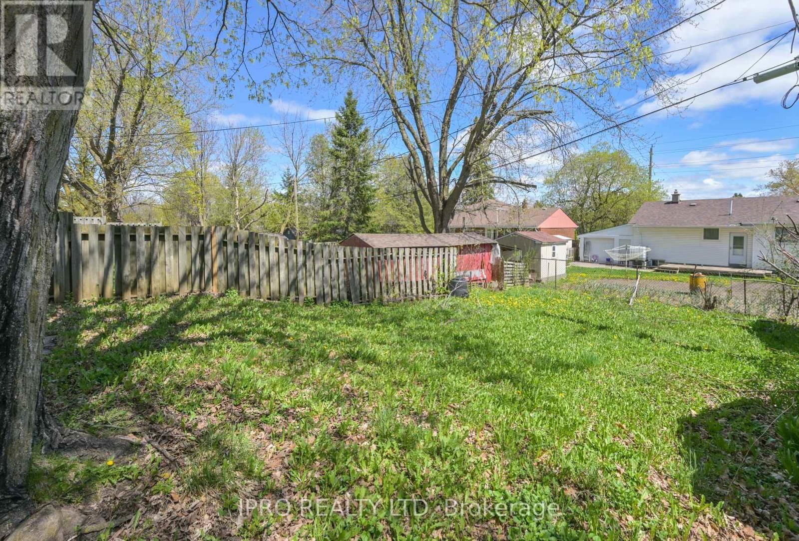 17 SHIRLEY STREET EAST Image 22
