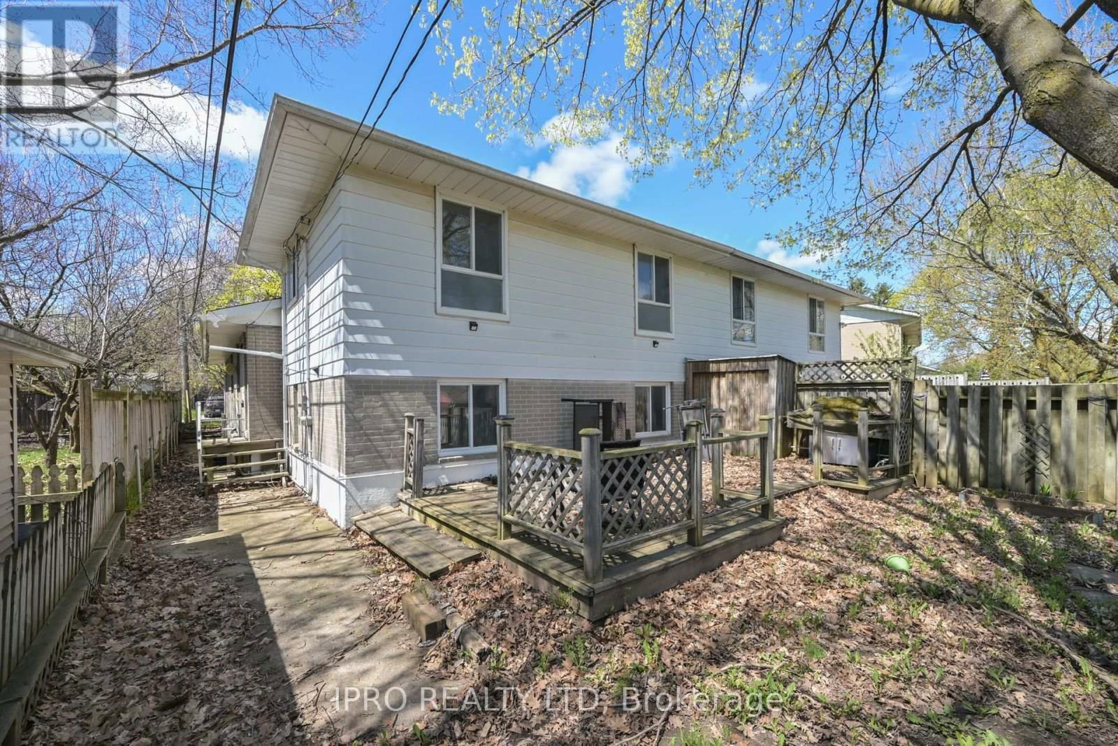 17 SHIRLEY STREET EAST Image 24