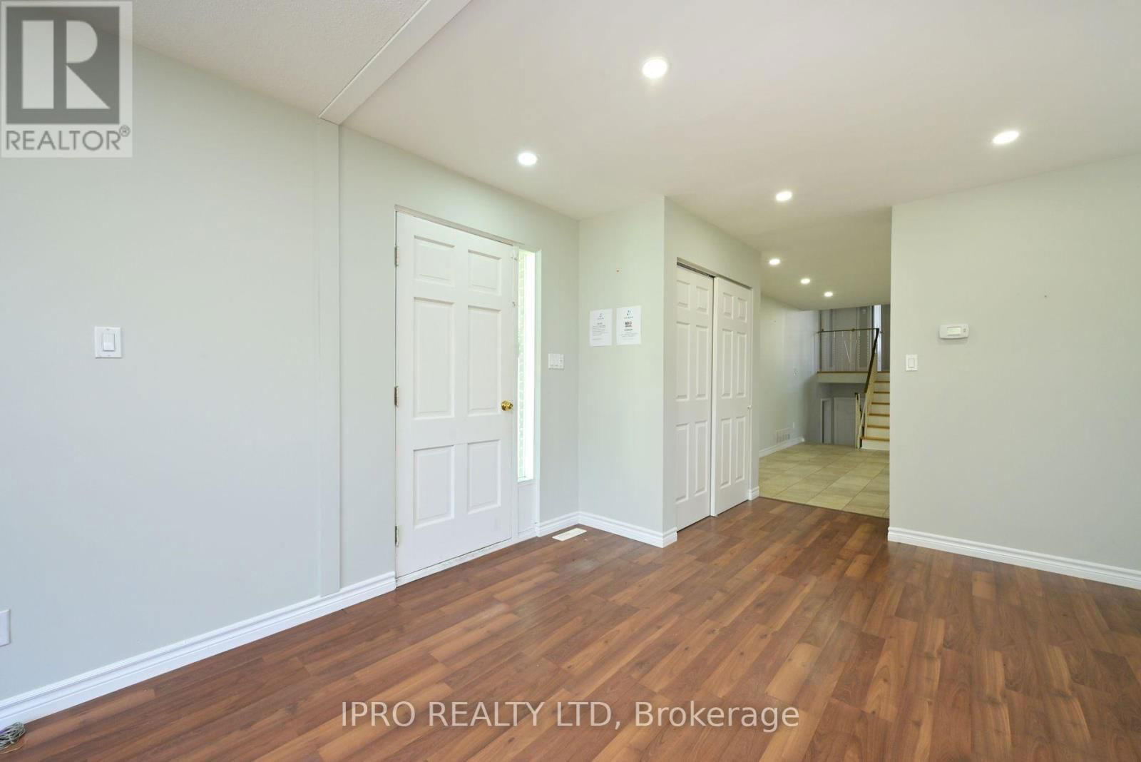 17 SHIRLEY STREET EAST Image 3