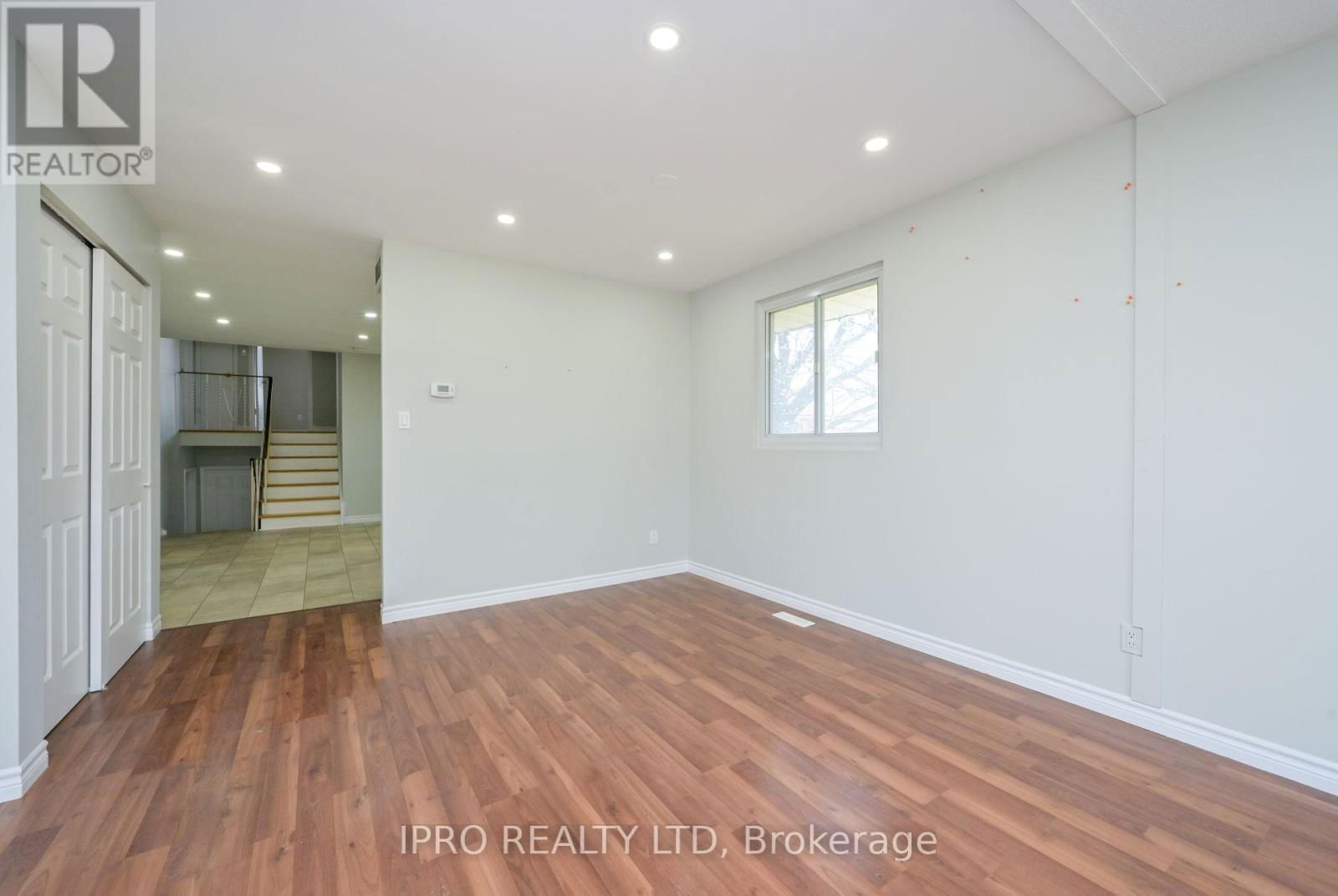 17 SHIRLEY STREET EAST Image 4
