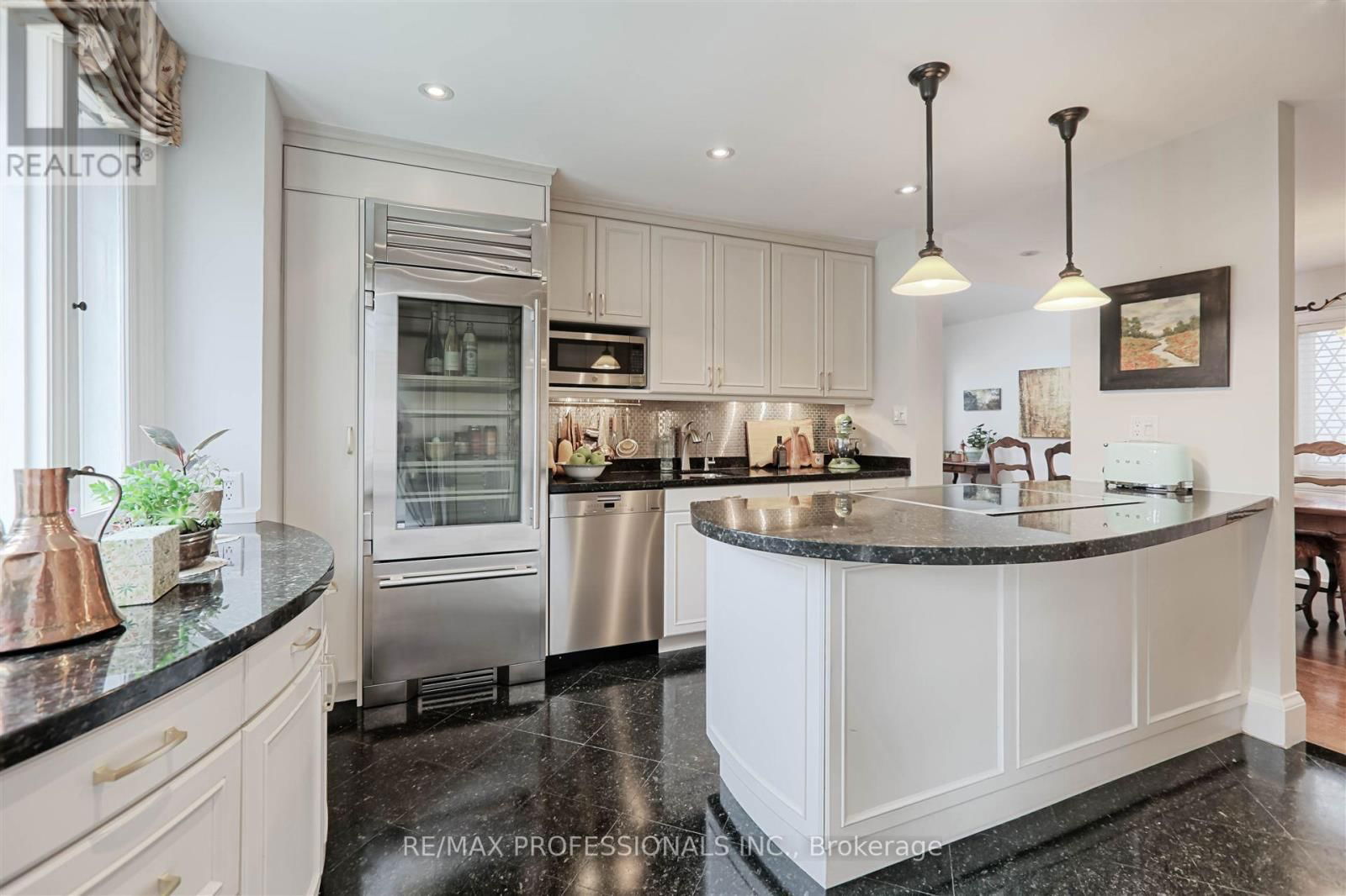 231 GRENVIEW BOULEVARD SOUTH Image 15