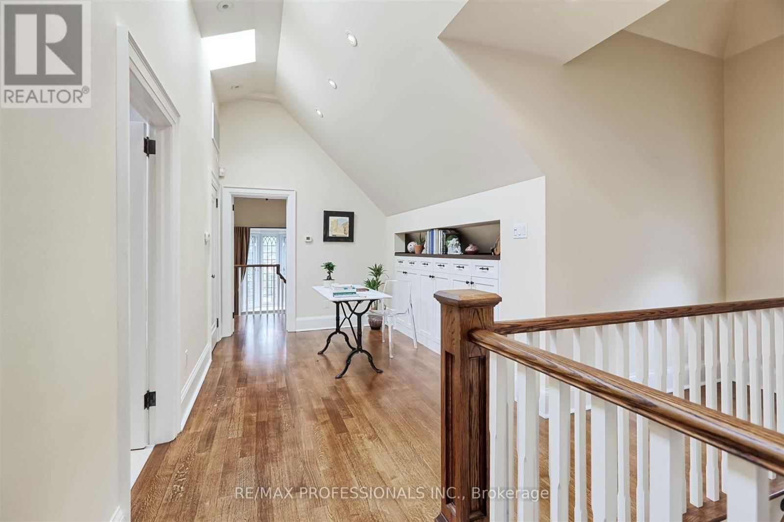 231 GRENVIEW BOULEVARD SOUTH Image 16