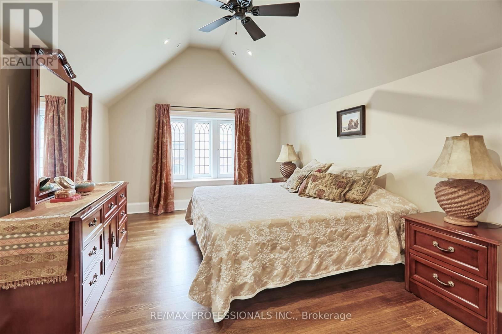 231 GRENVIEW BOULEVARD SOUTH Image 22
