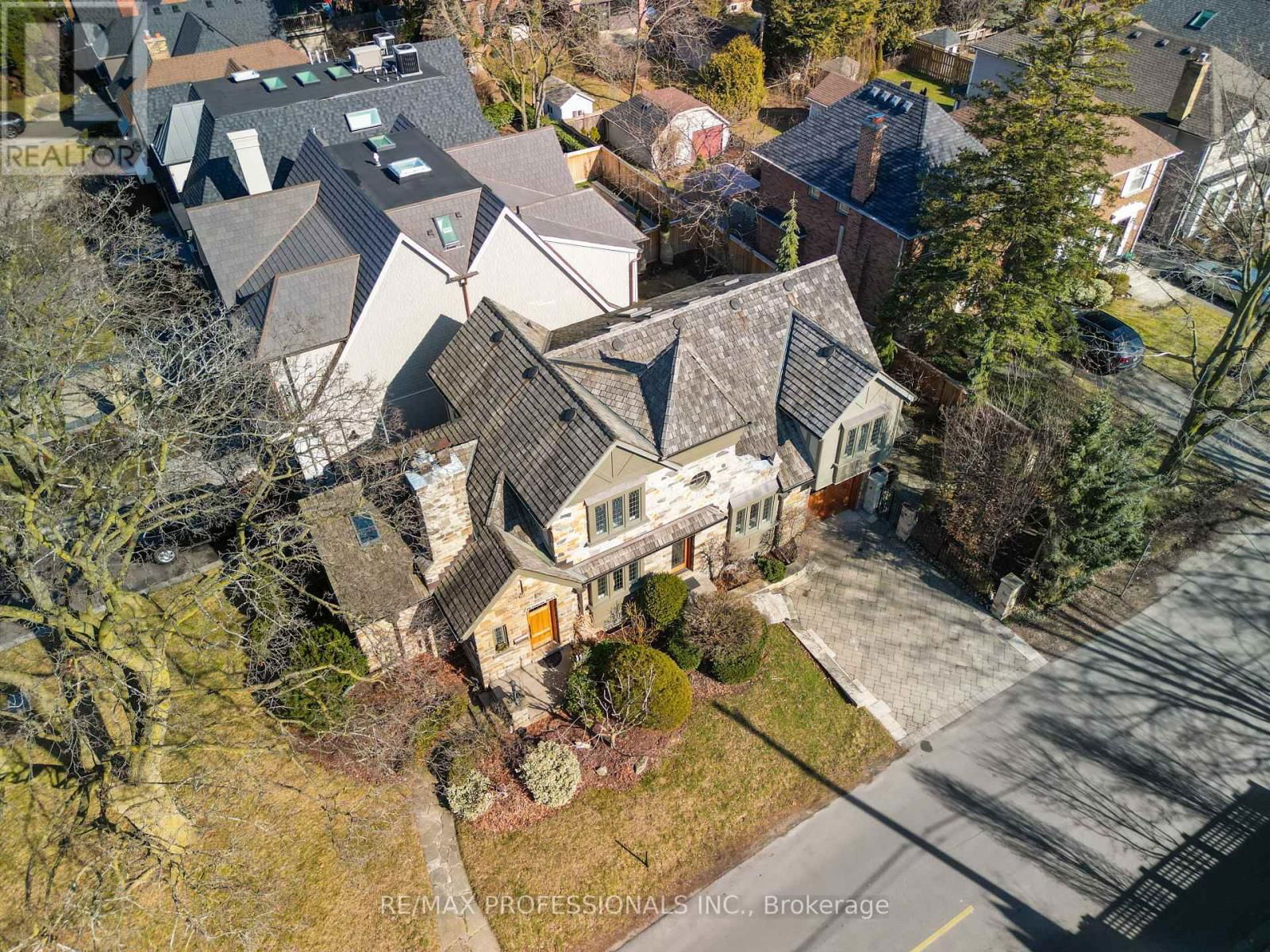 231 GRENVIEW BOULEVARD SOUTH Image 42