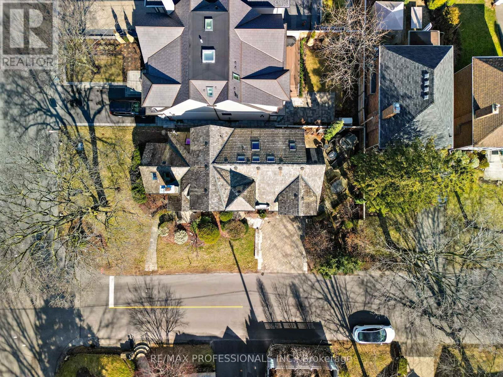 231 GRENVIEW BOULEVARD SOUTH Image 46