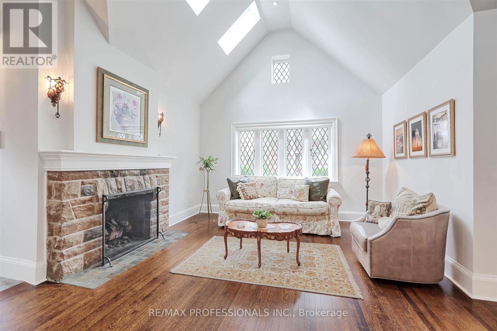 231 GRENVIEW BOULEVARD SOUTH Image 7