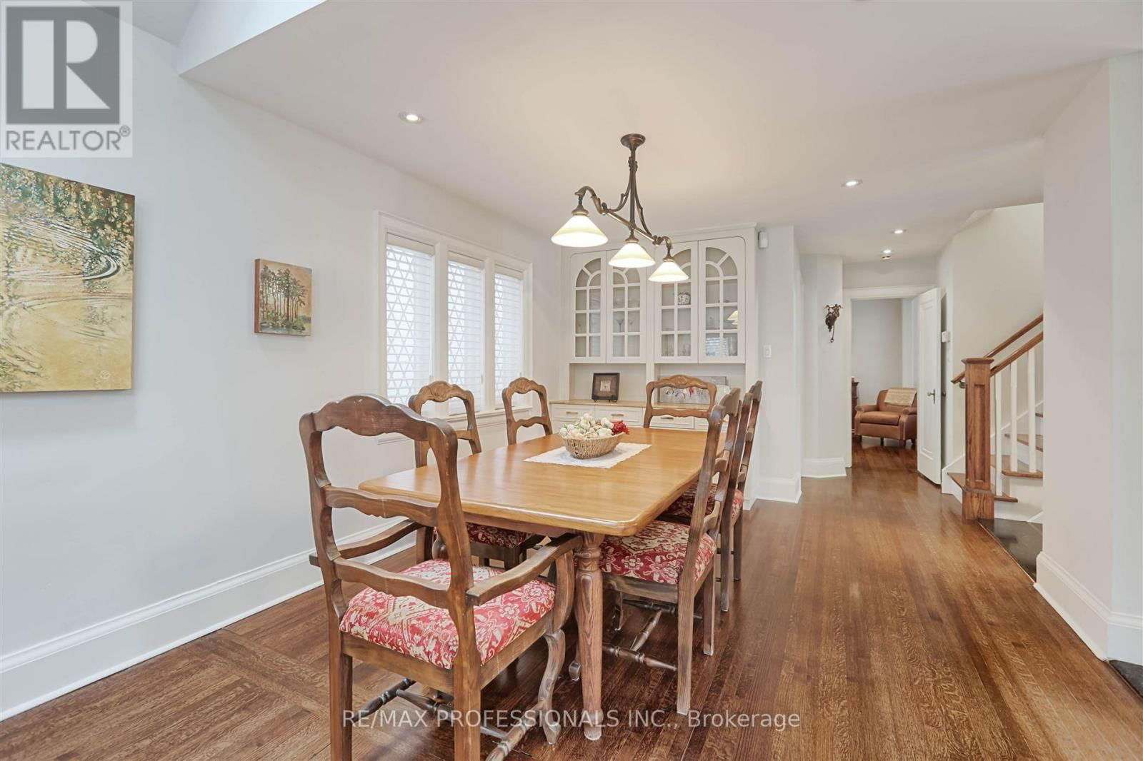 231 GRENVIEW BOULEVARD SOUTH Image 9