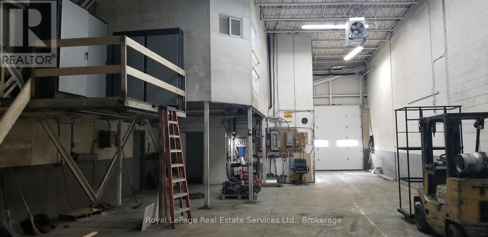 6 - 2050 SPEERS ROAD Image 14