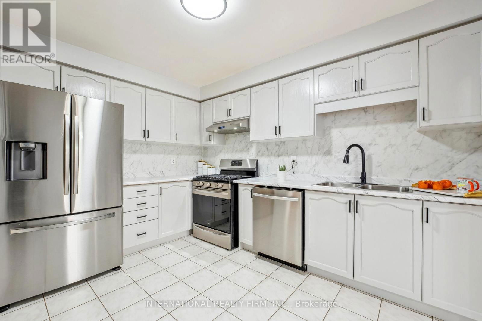 20 ARID AVENUE Image 15