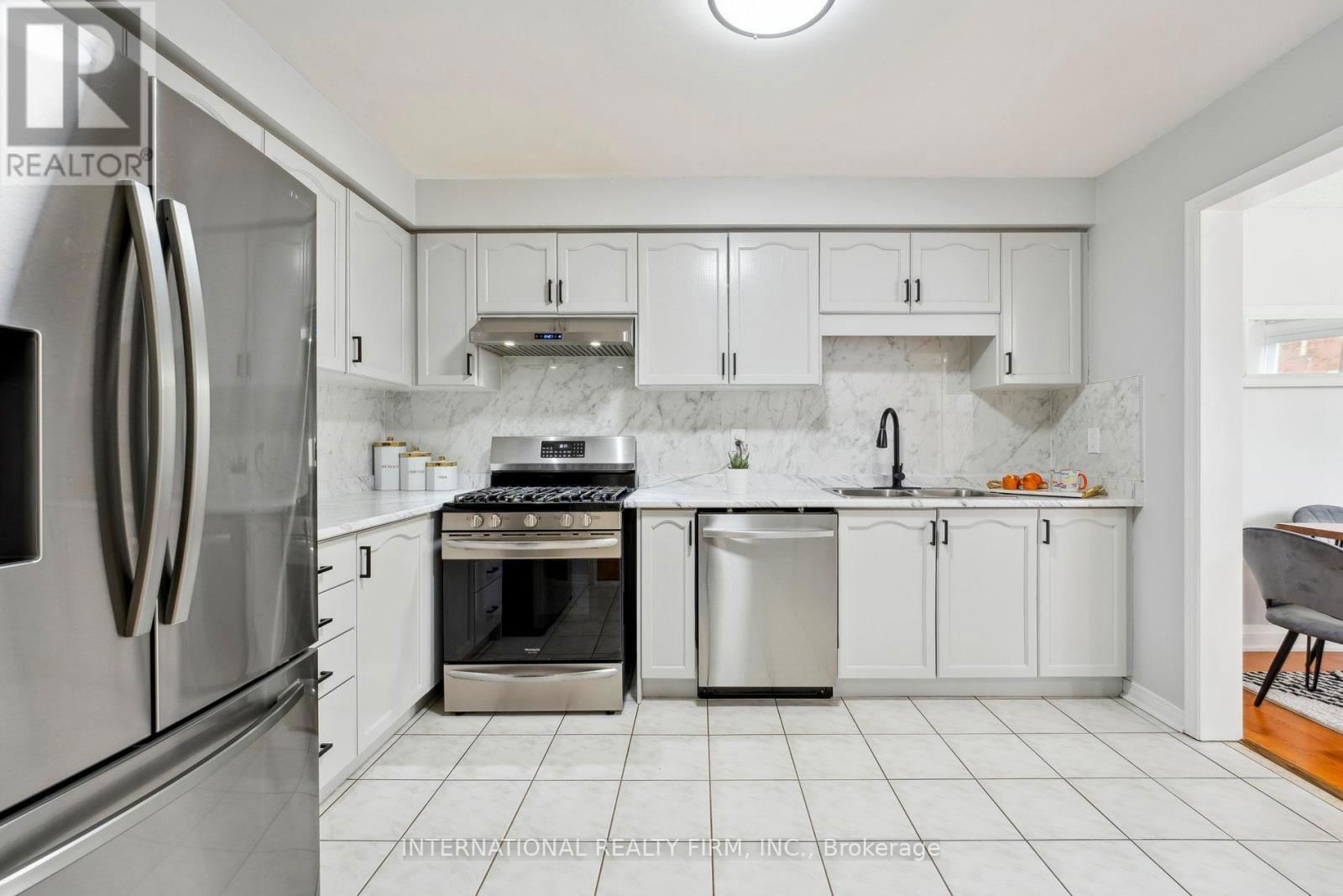 20 ARID AVENUE Image 16