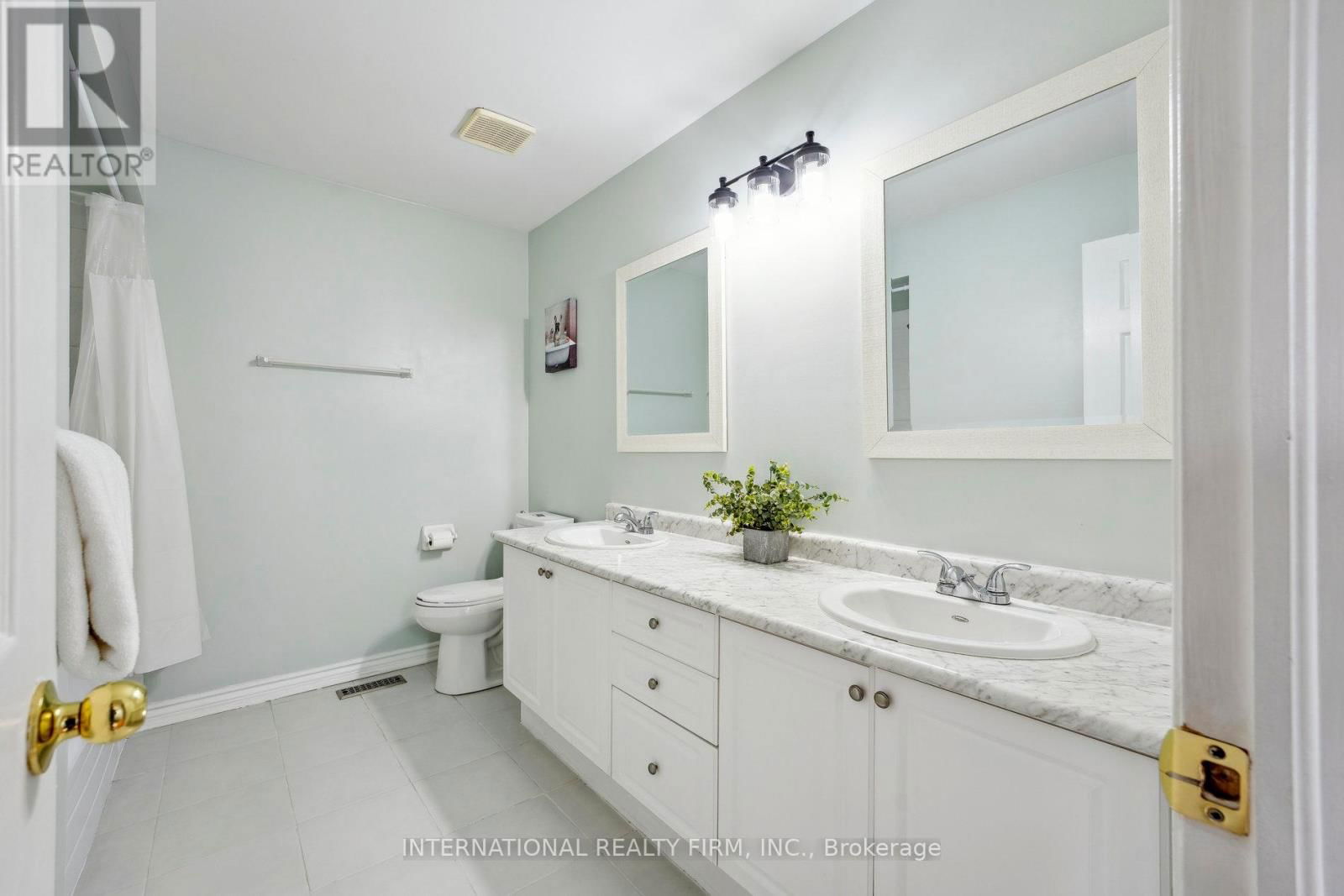 20 ARID AVENUE Image 32