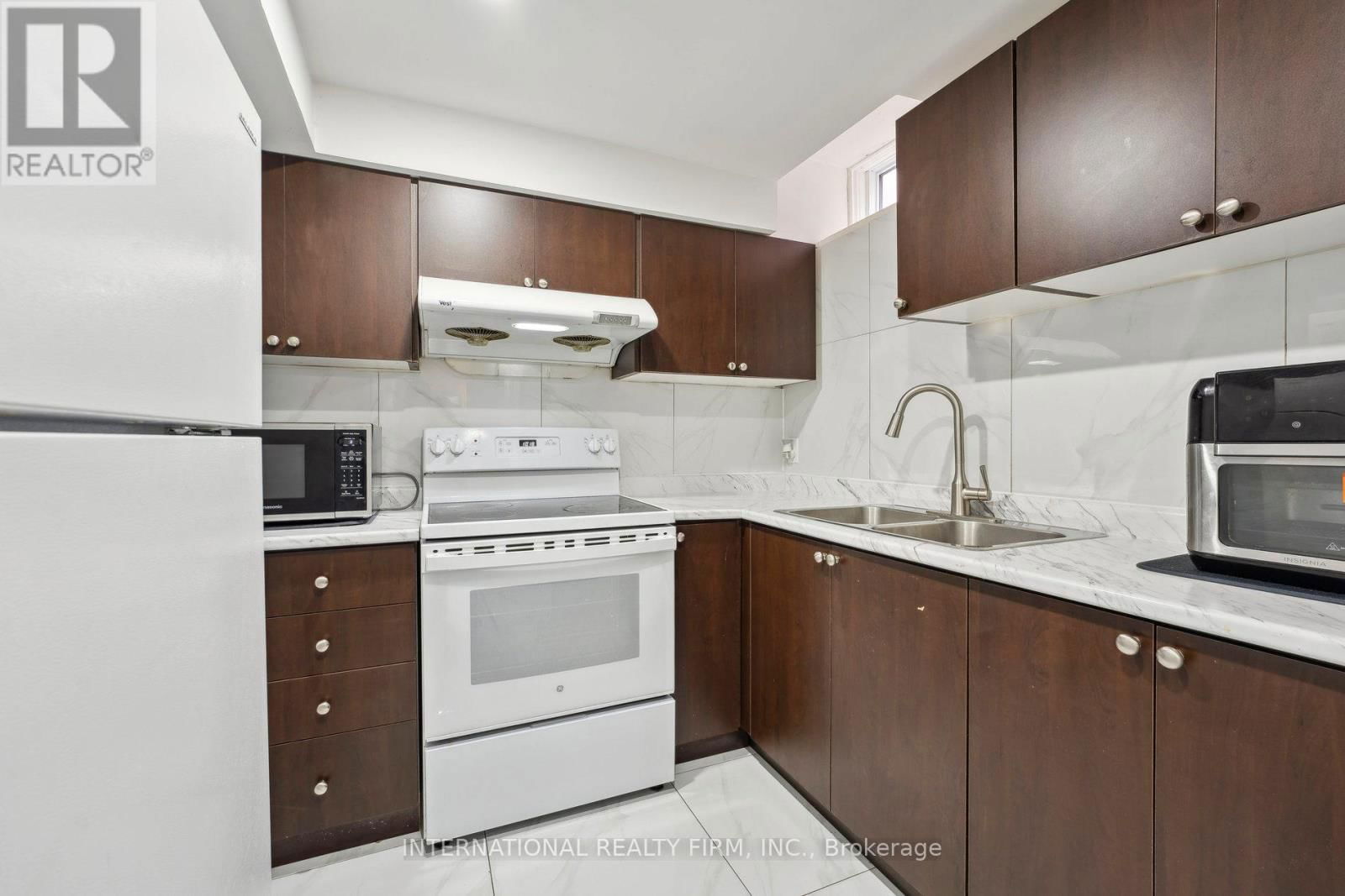 20 ARID AVENUE Image 40