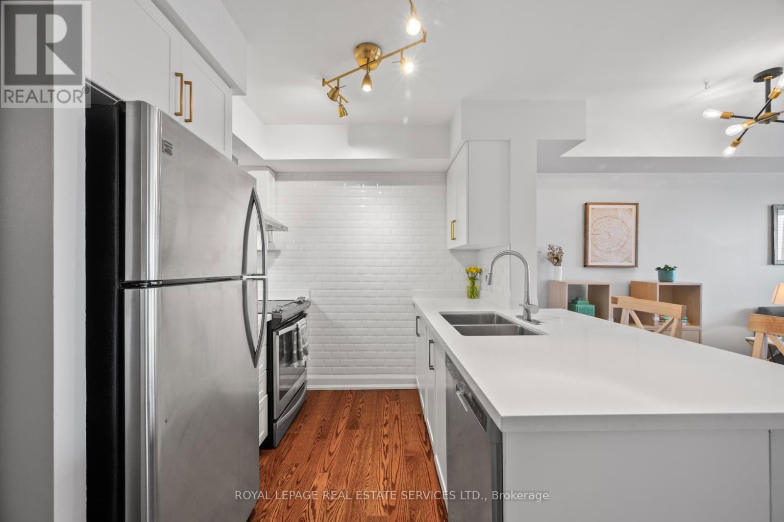 812 - 61 HEINTZMAN STREET Image 3