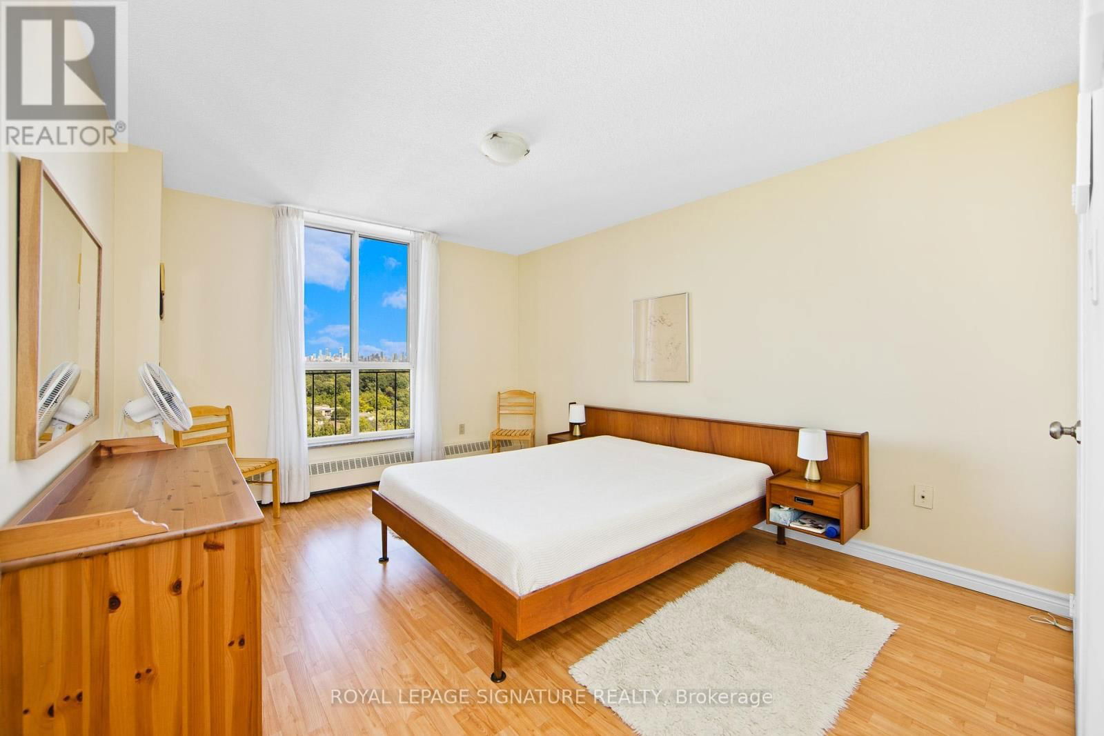 908 - 35 ORMSKIRK AVENUE Image 17