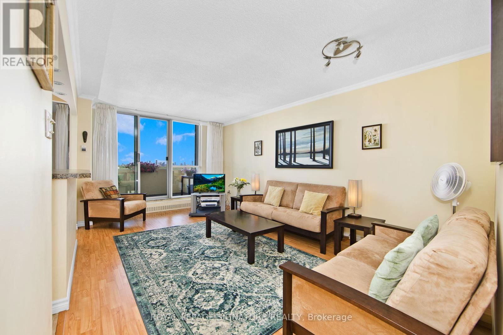 908 - 35 ORMSKIRK AVENUE Image 5