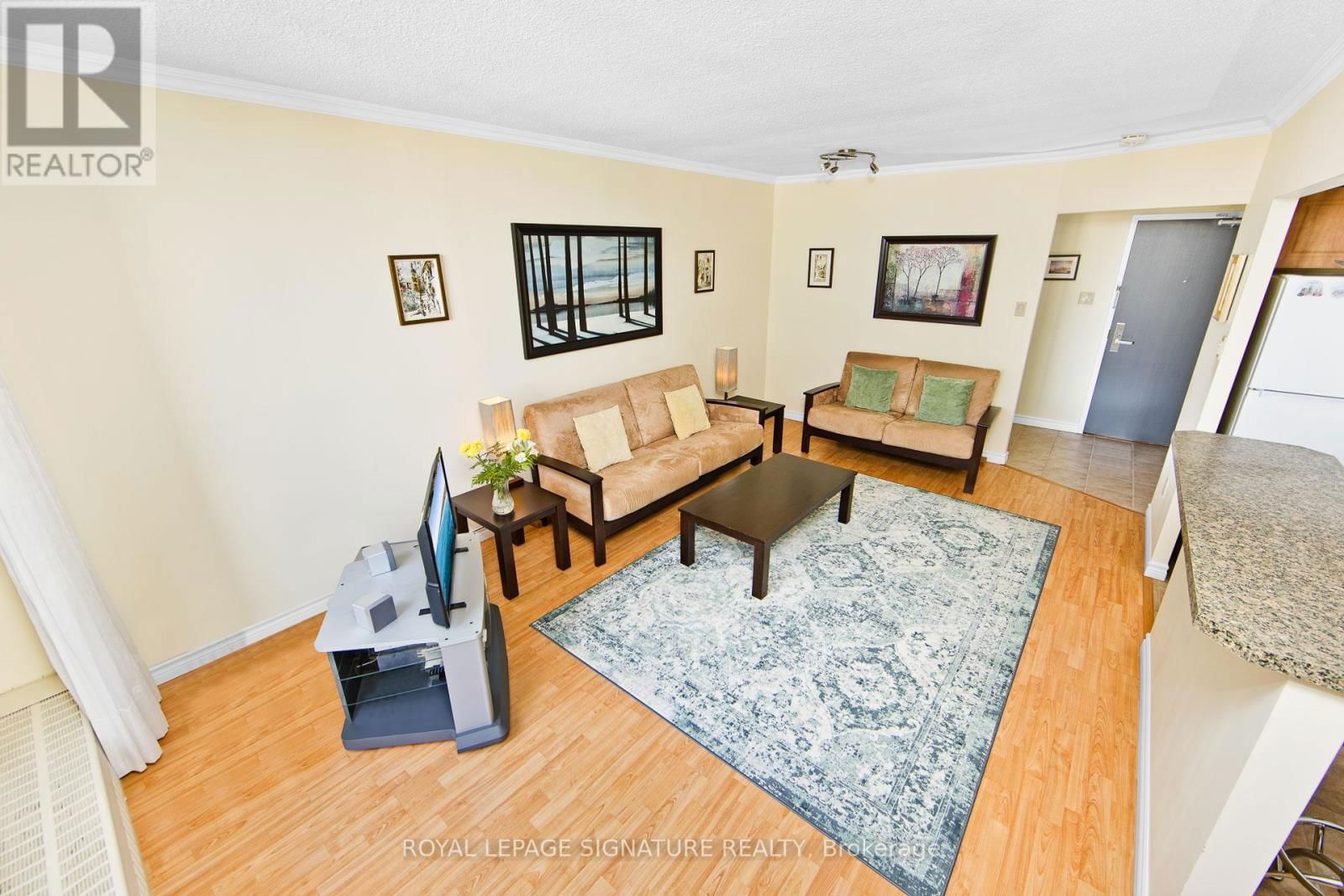 908 - 35 ORMSKIRK AVENUE Image 7