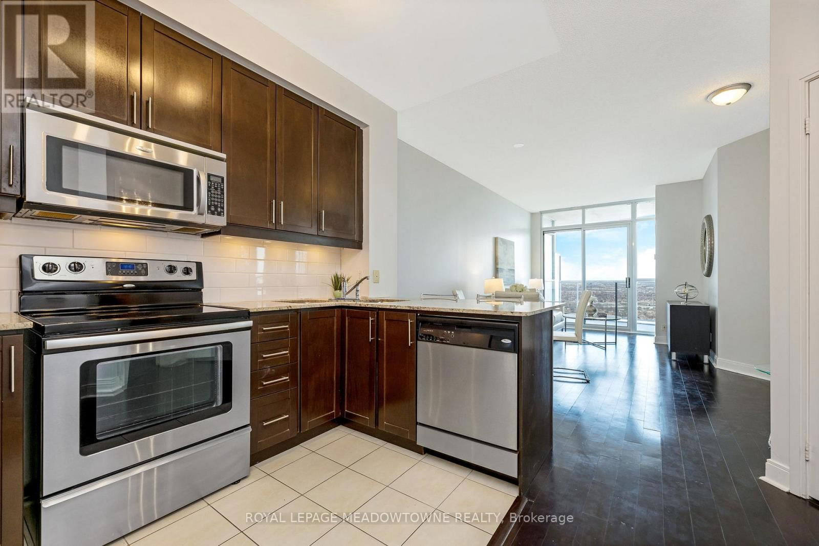 3102 - 80 ABSOLUTE AVENUE SOUTH Image 9